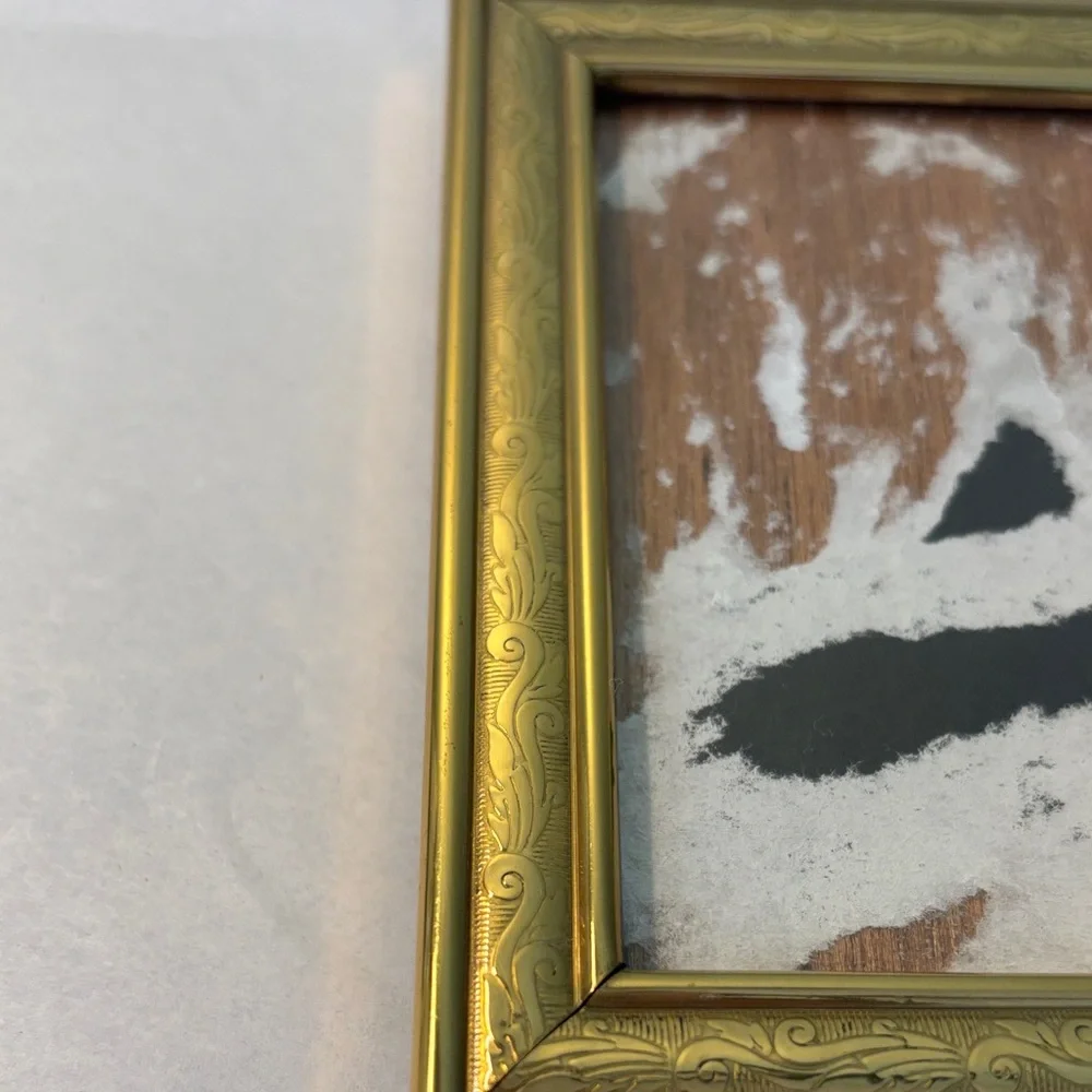 Fetco International Inc Elegant Gold Tone Picture Frame